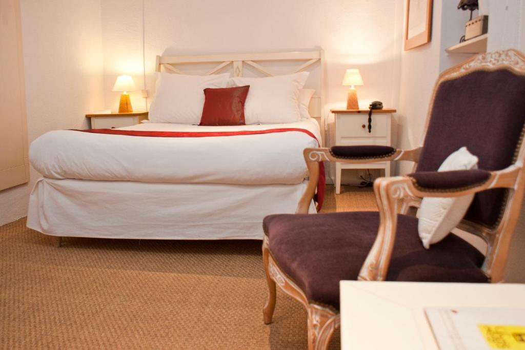 فندق Logis Auberge Cote Jardin Lézignan-Corbières الغرفة الصورة