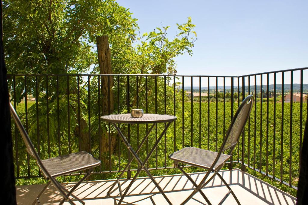 فندق Logis Auberge Cote Jardin Lézignan-Corbières الغرفة الصورة