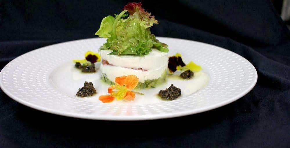 فندق Logis Auberge Cote Jardin Lézignan-Corbières المظهر الخارجي الصورة